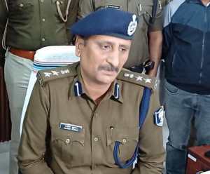 MUZAFFARPUR NEWS: स्कूल के निरीक्षण के दौरान डीईओ को प्रधान अध्यापक ने किया जानलेवा हमला 