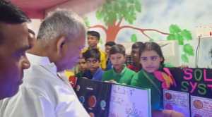 देखिये नन्हें बच्चों की वैज्ञानिक सोंच, कैम्ब्रिज प्ले स्कूल में एमएलसी यशवंत ने देखा चंद्रयान