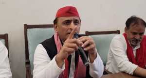 कन्नौज में अखिलेश यादव पहुंचे: पीड़ित परिवारों से मुलाकात कर मदद का भरोसा दिया और बीजेपी पर साधा निशाना।