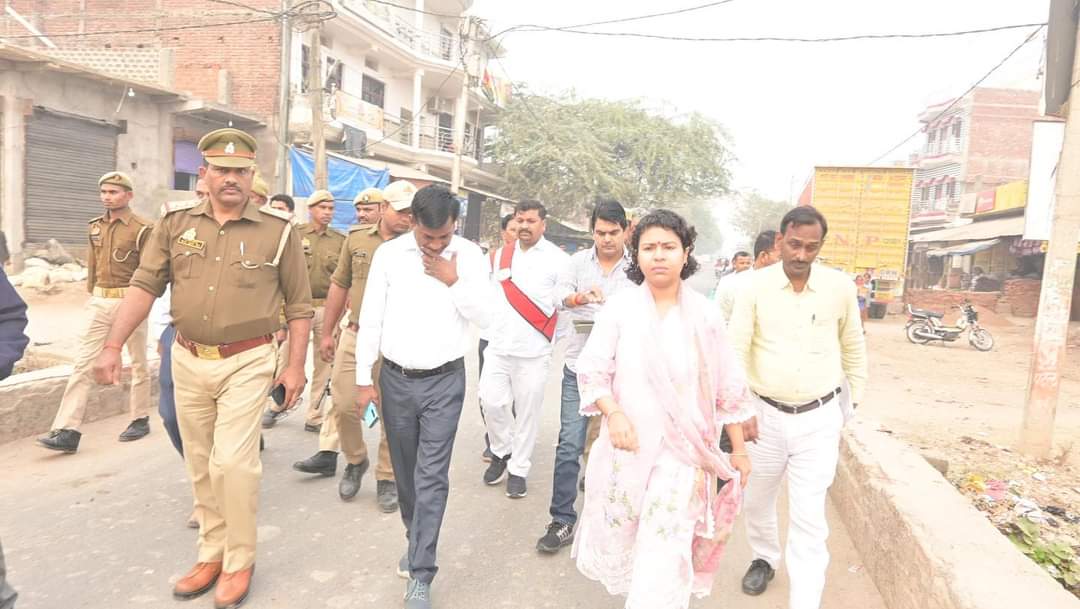 BANDA NEWS: बांदा में पहली बार किसी डीएम ने किया ऐसा काम, हुक्मरान हुए हलाकान