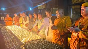 Gaya News: सीएम नीतीश कुमार की 73 वें जन्मदिवस पर बौद्ध भिक्षुओं ने भगवान बुद्ध से की कामना