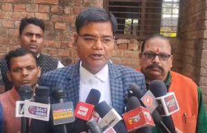 जामा मस्जिद बनाम नीलकंठ महादेव मंदिर विवाद: सुनवाई के दौरान कोर्ट में दलीलें पेश करते वकील।