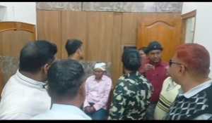 Nalanda News: रेलवे में पोस्टेड पति ने शिक्षिका पत्नी को प्रेमी के साथ आपत्तिजनक हालत में पकड़ा। 