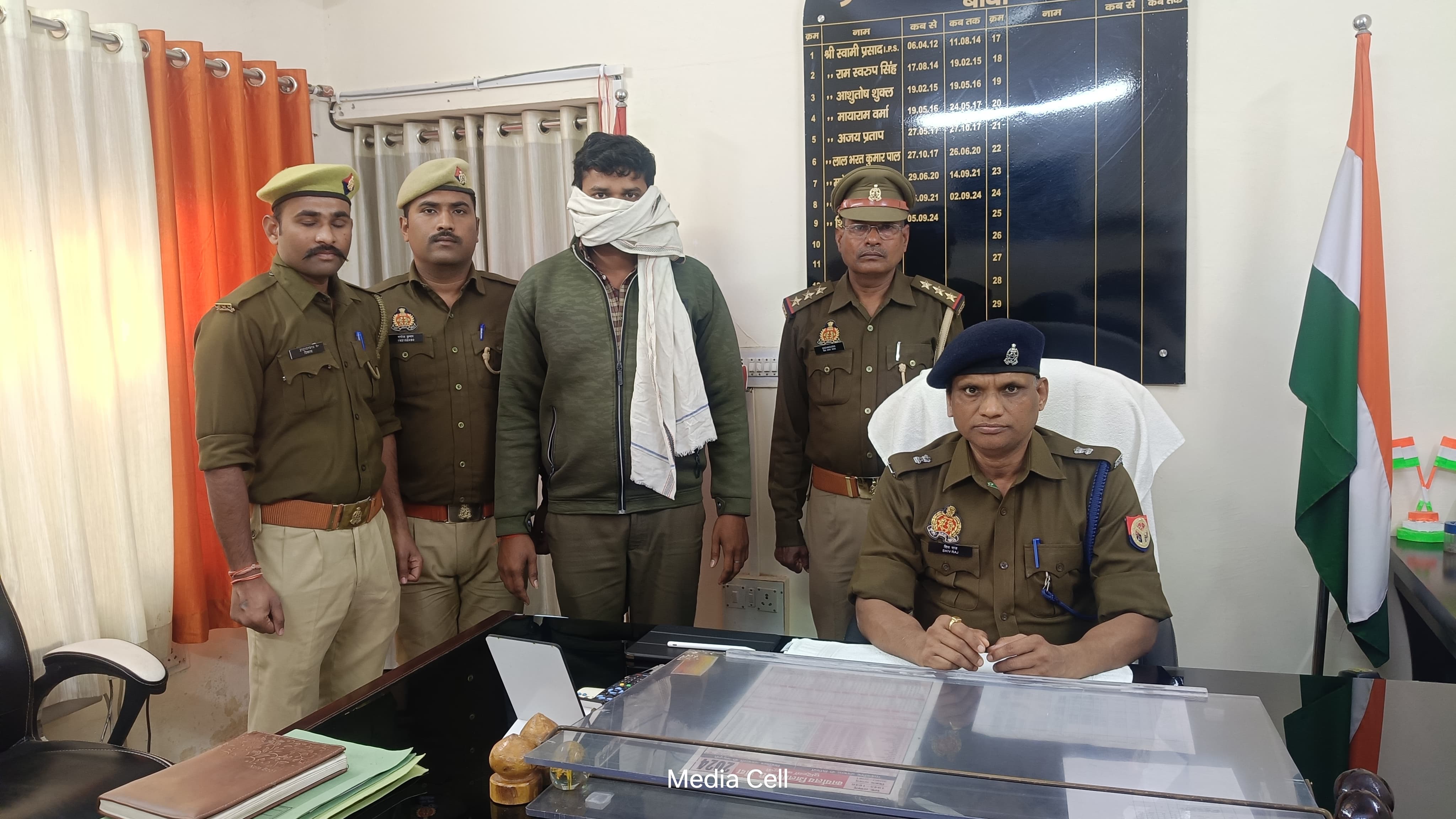 बांदा: युवती के तीन हत्यारों में से एक को गिरफ्तार कर पुलिस ने थपथपाई पीठ