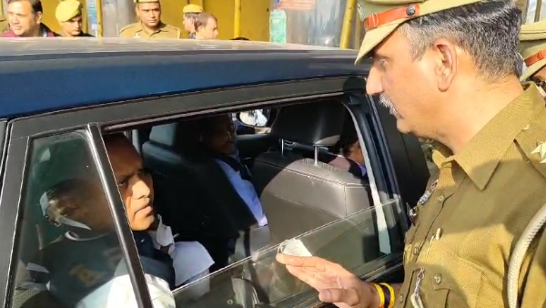 indian-union-muslim-league-mps-stopped-sambhal-violence-up-police-action
