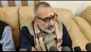 भाजपा के केंद्रीय मंत्री गिरिराज सिंह तेजस्वी के डीएनए उठाये सवाल