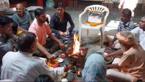 कुत्ते का अंतिम संस्कार: शामली में 'लल्लू' का विधि-विधान से अंतिम संस्कारकर मनाई तेहरवीं 